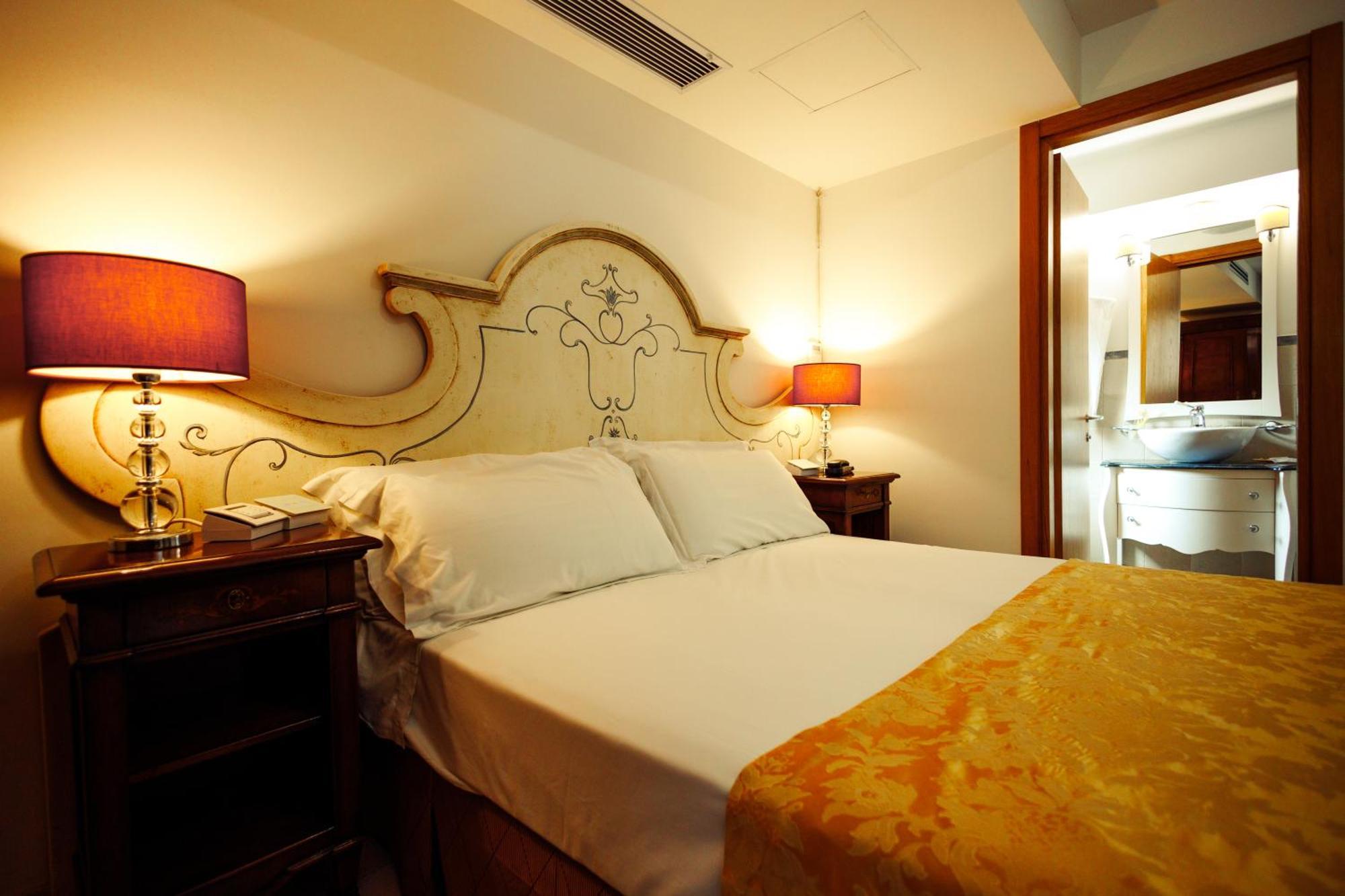 Vico Regio Hotel คาซาราโน ภายนอก รูปภาพ